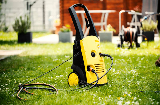 Animal Enclosure Cleaning in Knoxville, IL